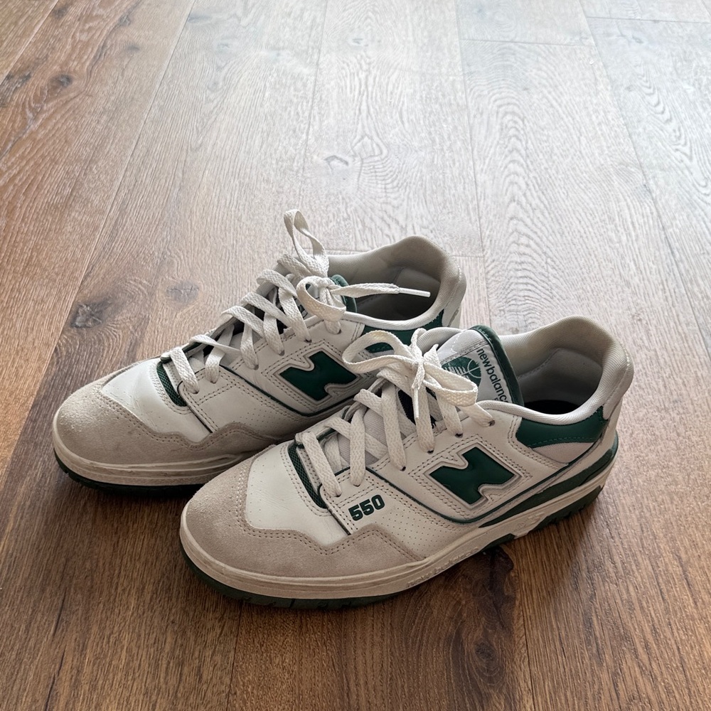 New Balance Women's 550 White and Dark Green Sneakers size 9